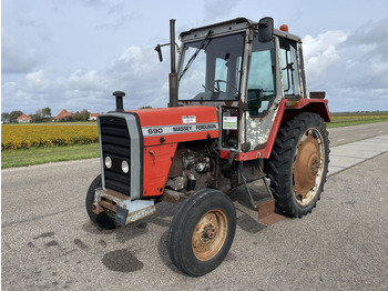 Traktor MASSEY FERGUSON 690