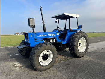 Traktor NEW HOLLAND