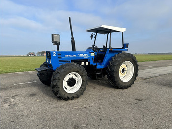 Traktor NEW HOLLAND