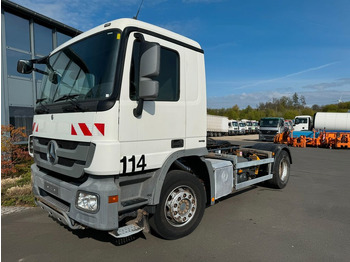 Kamion kabinë-shasi MERCEDES-BENZ Actros 1832