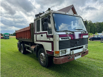 Kamion vetëshkarkues VOLVO FL10