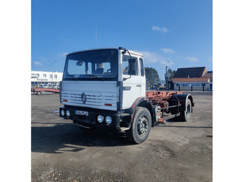 Transportjer kontejnerësh/ Kamion me karroceri të çmontueshme RENAULT G 230