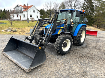 Traktor NEW HOLLAND T5000