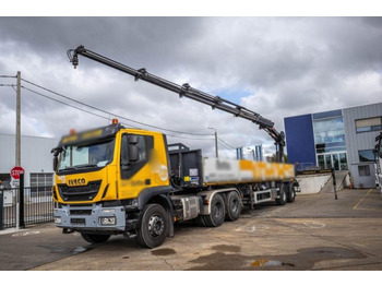 Kamion me karroceri të hapur IVECO Trakker