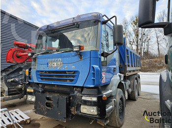 Kamion vetëshkarkues IVECO