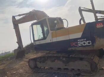 Ekskavator me zinxhirë KOMATSU PC200