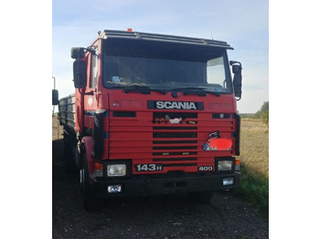 Kamion vetëshkarkues SCANIA 143