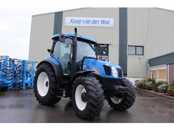 Traktor NEW HOLLAND T6000