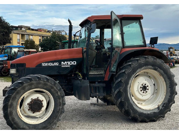 Traktor NEW HOLLAND