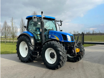 Traktor NEW HOLLAND T6000