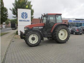 Traktor New Holland m100: foto 1