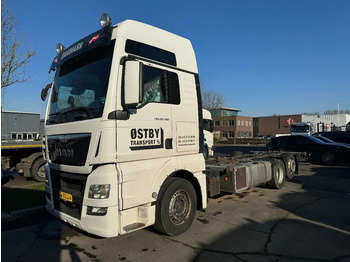 Transportjer kontejnerësh/ Kamion me karroceri të çmontueshme MAN TGX 26.500