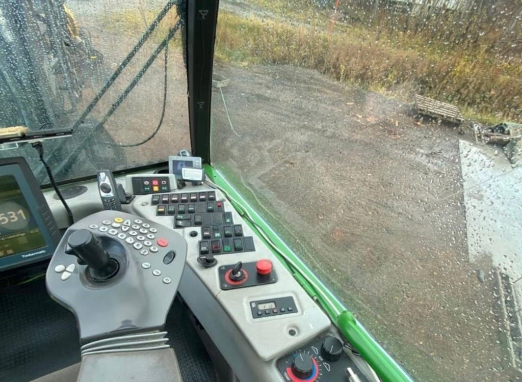 Korrëse pylltarie John Deere 1070 D: foto 6