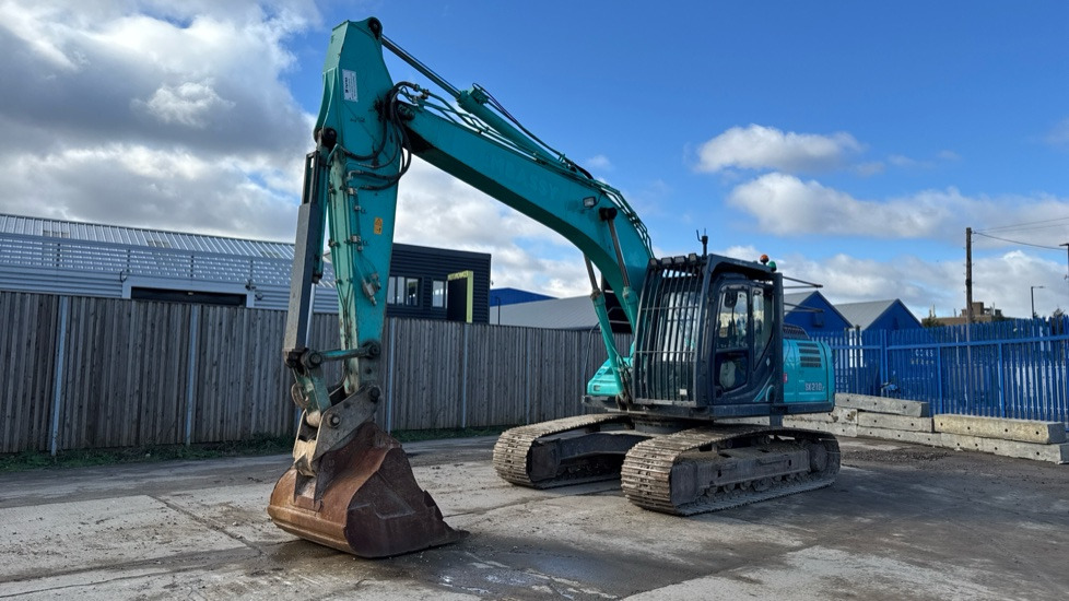 Ekskavator me zinxhirë KOBELCO SK210LC-10: foto 9