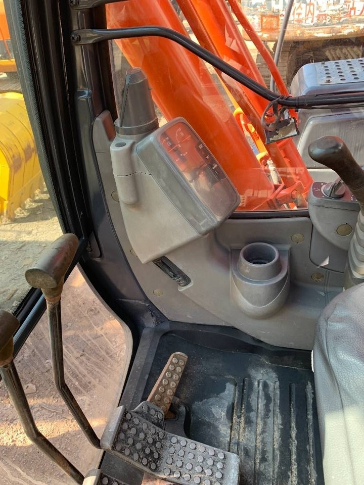 Ekskavator me zinxhirë Hitachi Zaxis 240: foto 20