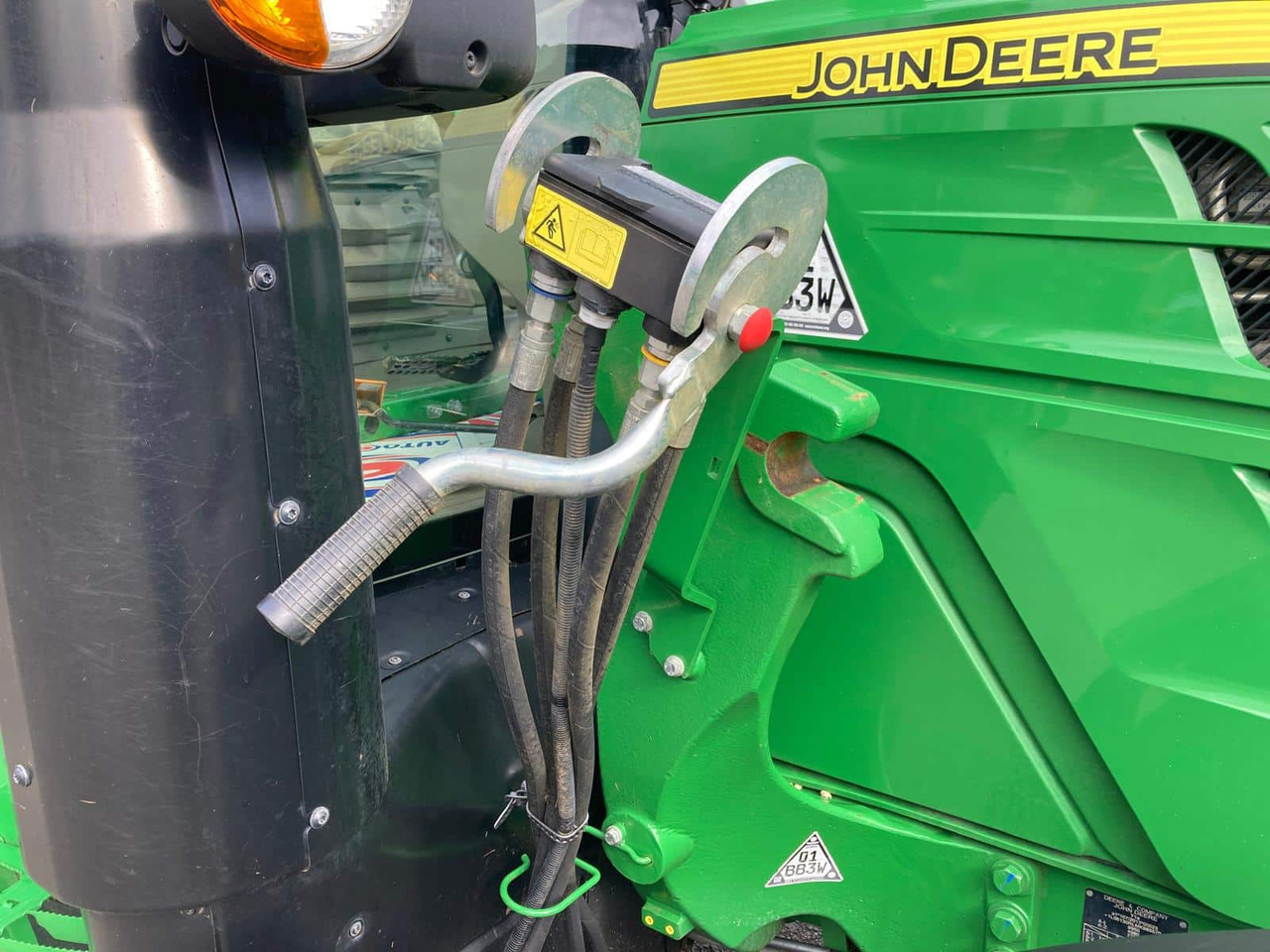 Traktor i ri John Deere 6130R: foto 9