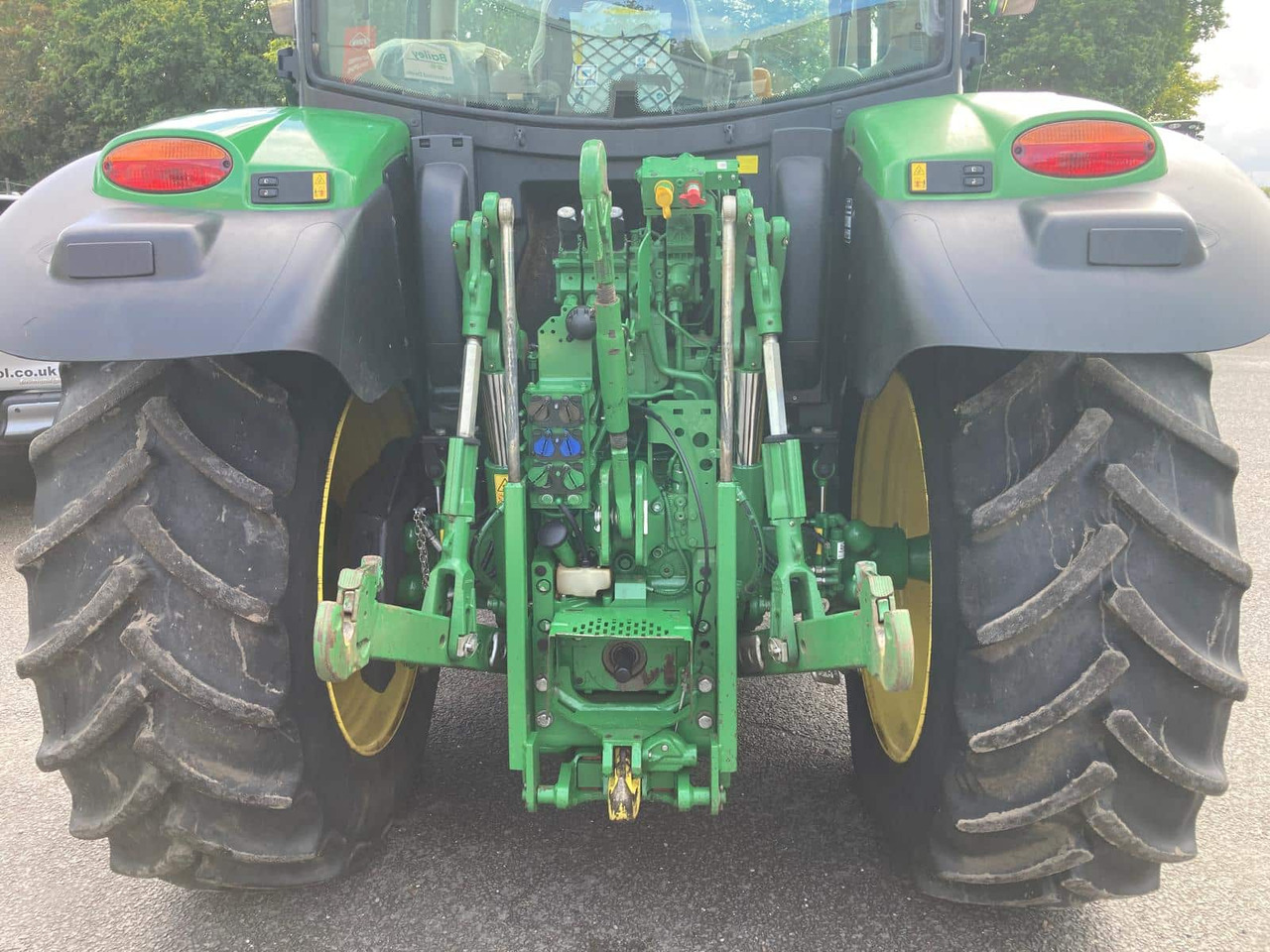 Traktor i ri John Deere 6130R: foto 12