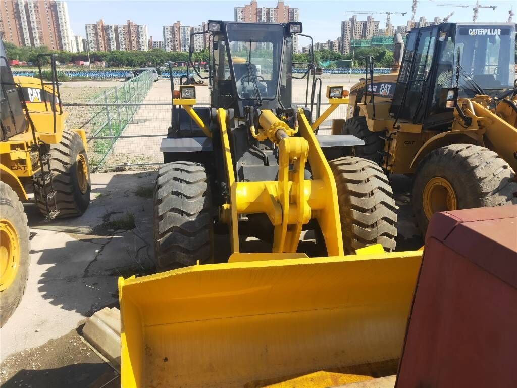 Fadrom me goma Komatsu WA470: foto 7