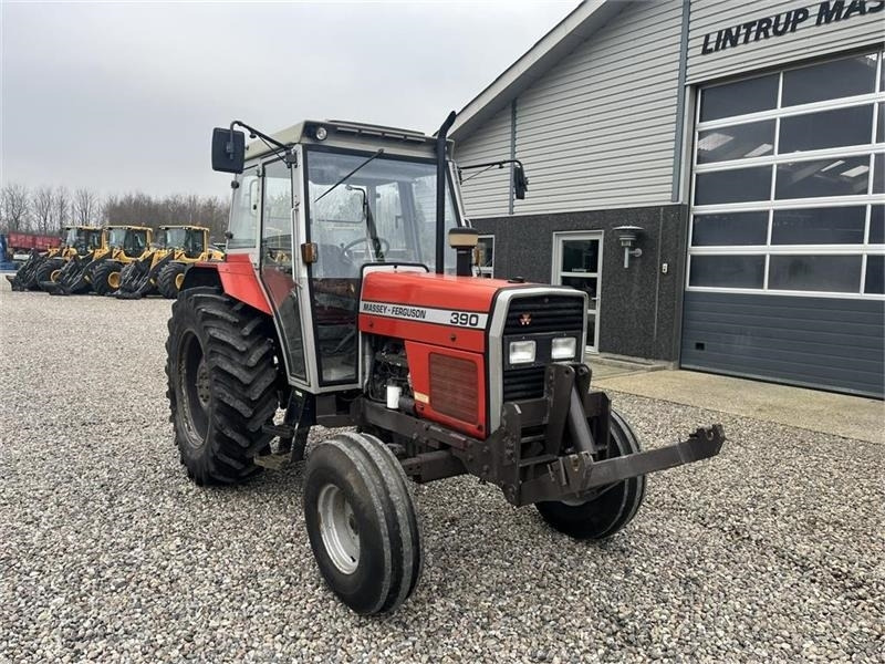 Traktor Massey Ferguson 390 HiLine med frontlift: foto 16