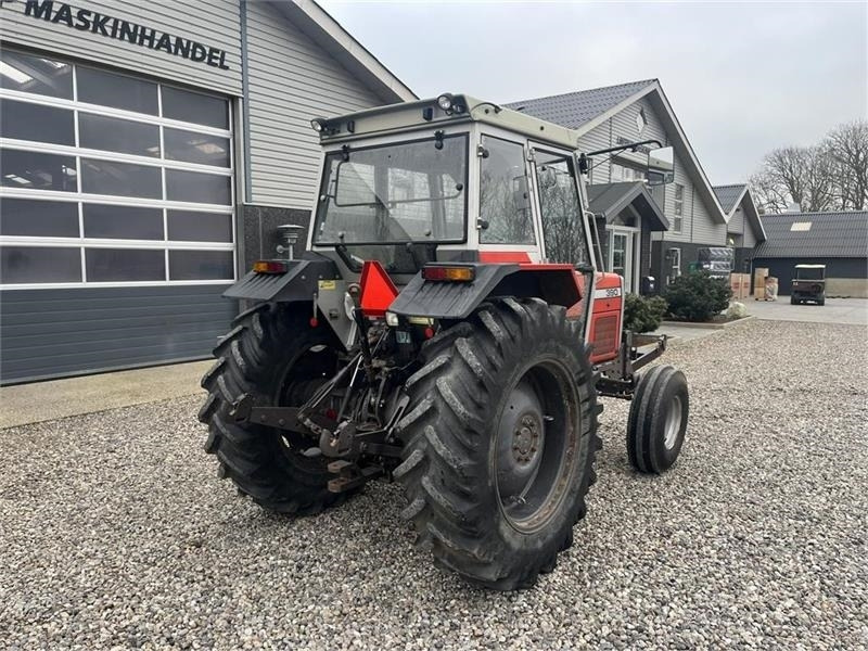 Traktor Massey Ferguson 390 HiLine med frontlift: foto 13