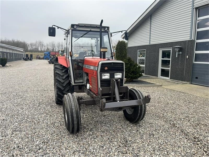 Traktor Massey Ferguson 390 HiLine med frontlift: foto 17