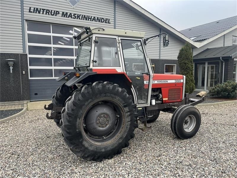 Traktor Massey Ferguson 390 HiLine med frontlift: foto 12