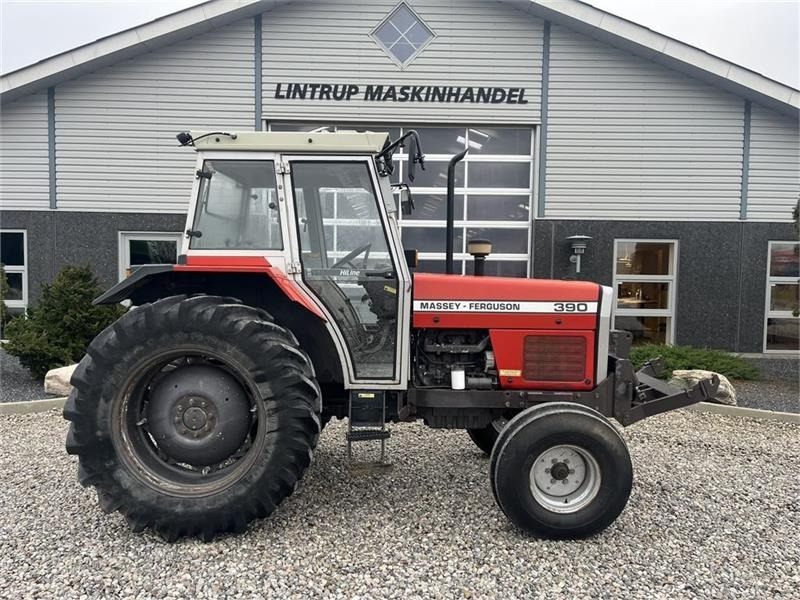 Traktor Massey Ferguson 390 HiLine med frontlift: foto 6