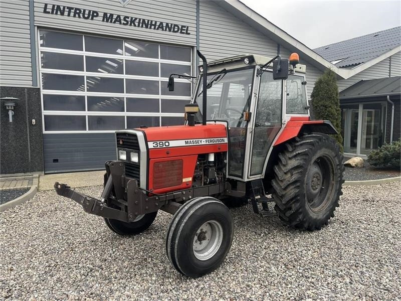 Traktor Massey Ferguson 390 HiLine med frontlift: foto 8