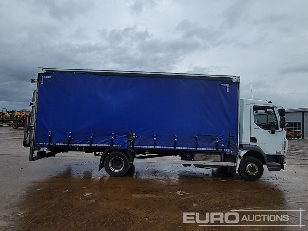 Kamion me tendë 2015 DAF LF180: foto 6