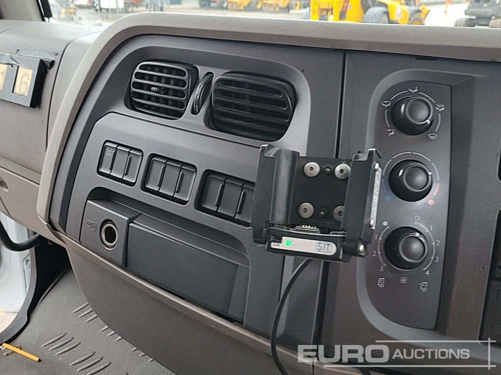 Kamion me tendë 2015 DAF LF180: foto 27