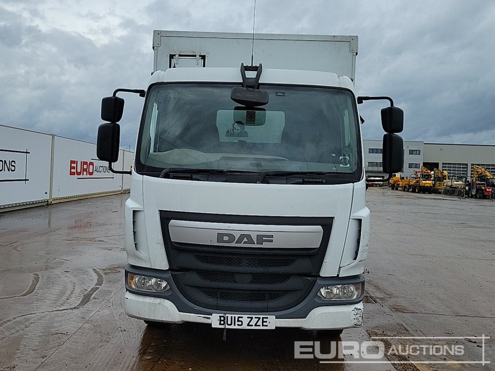 Kamion me tendë 2015 DAF LF180: foto 8