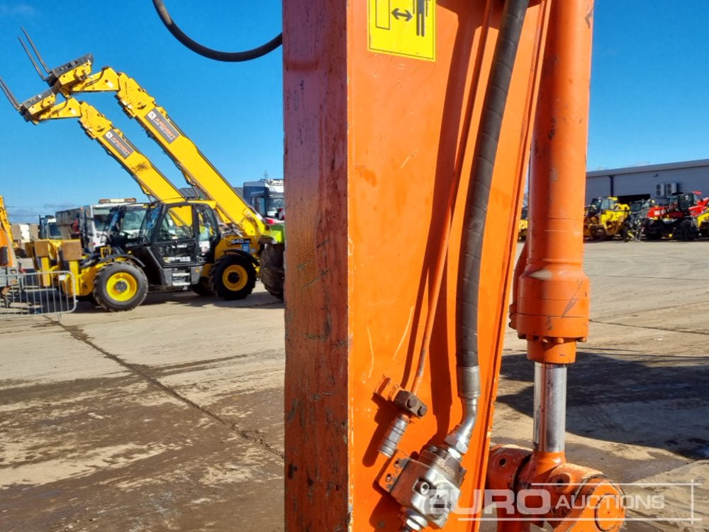 Ekskavator me zinxhirë 2015 Hitachi ZX210LC-5: foto 26