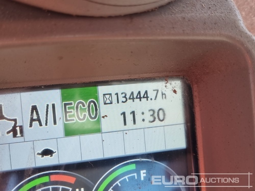 Ekskavator me zinxhirë 2015 Hitachi ZX210LC-5: foto 45