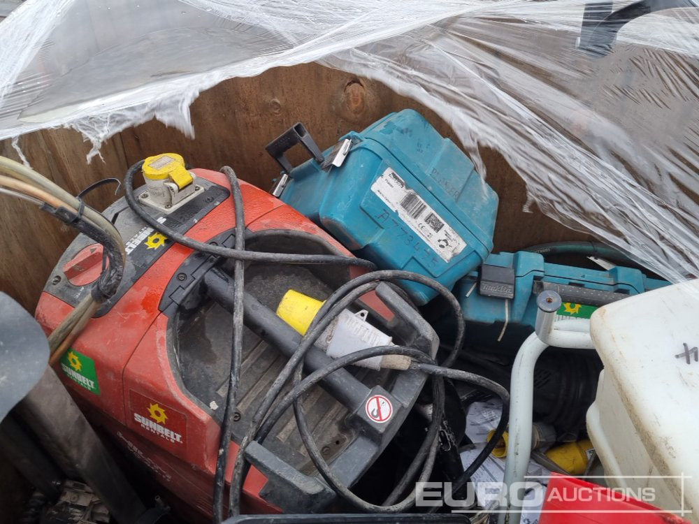 Pajisje ndërtimi Makita 110 Volt Jigsaw, 110 Volt Planer, Hilti 110 Volt Vacuum , 240 Volt Distribution Box, 415 Volt Distribution Box, Quick Cut Saw Trolley, Metabo 110 Volt Grider (2 of), Hilti WSJ 850 110 Volt Jigs: foto 7