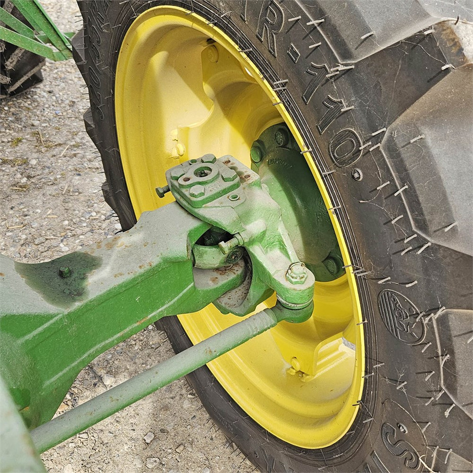 Traktor John Deere 3040: foto 31