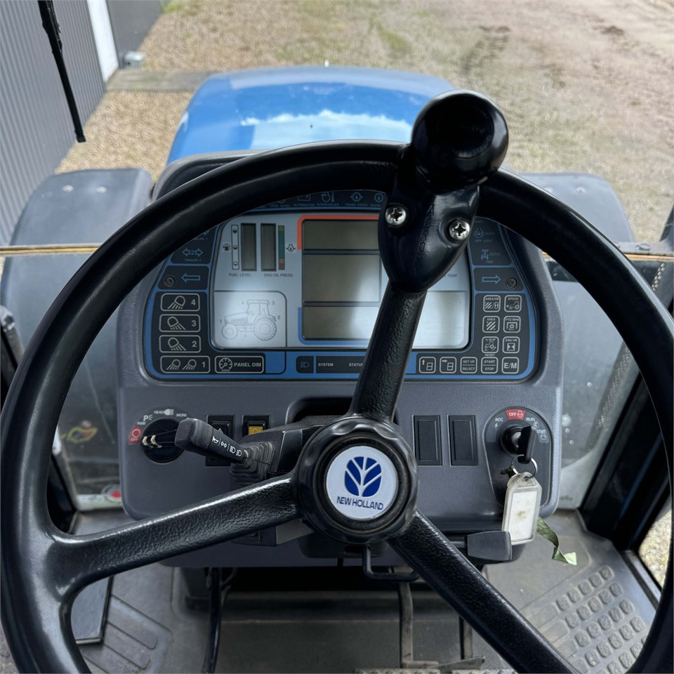 Traktor New Holland 8770: foto 11