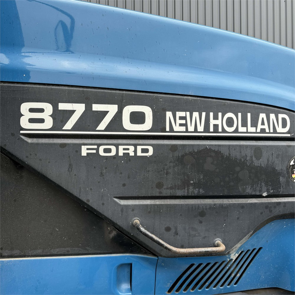 Traktor New Holland 8770: foto 23